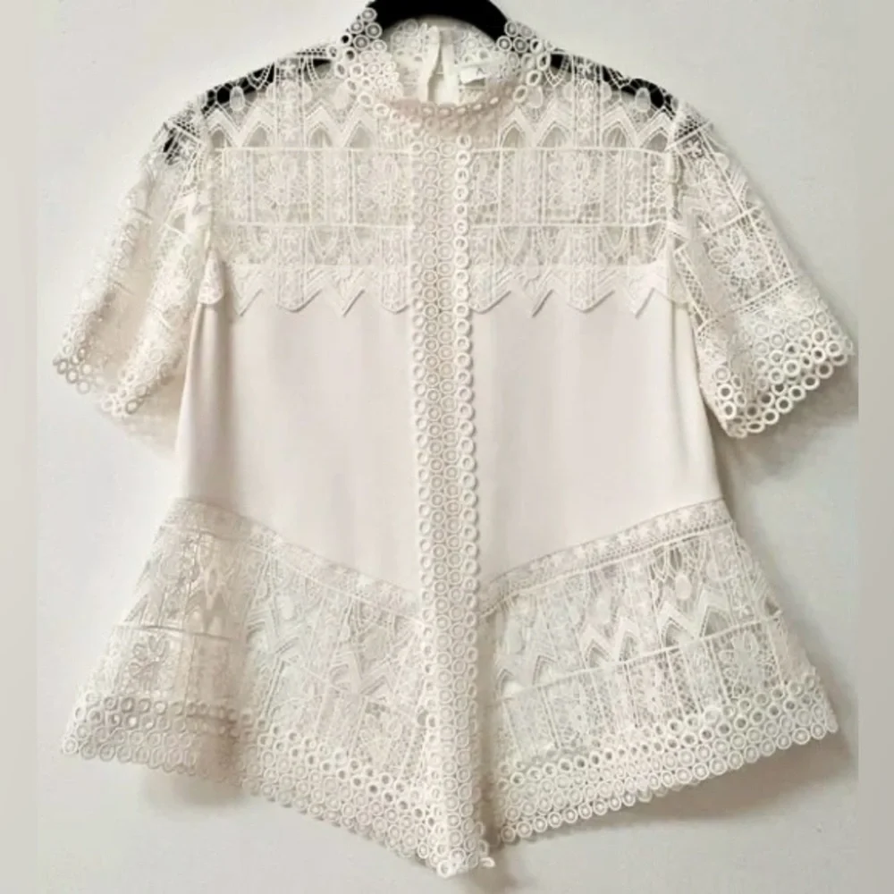 Alexis lace short sleeve, high neck blouse, handkerchief hem, white, szXS, GUC - Picture 5 of 13